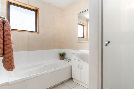 Photo of property in 75 Apsley Drive, Avonhead, Christchurch, 8042