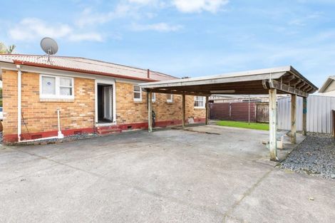 Photo of property in 8 Rollerson Street, Papakura, 2110