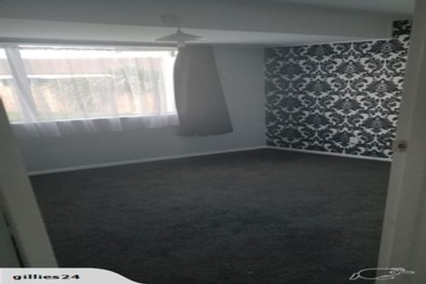 Photo of property in 18 Cumberland Place, Kelvin Grove, Palmerston North, 4414