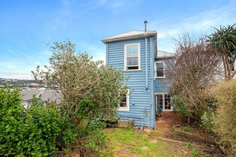 Photo of property in 10 Edge Hill, Mount Victoria, Wellington, 6011