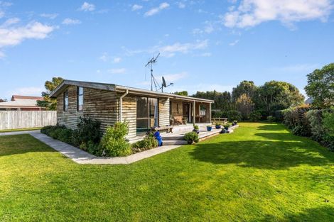 Photo of property in 17 Te Rauparaha Street, Otaki, 5512