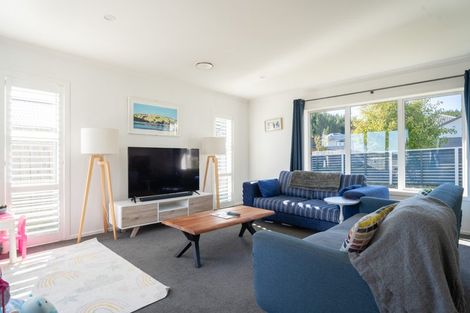 Photo of property in 7 Yorkshire Close, Whitby, Porirua, 5024