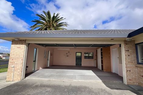 Photo of property in 33 Davington Way, Burswood, Auckland, 2013