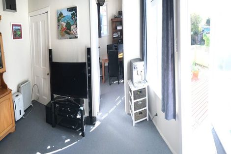 Photo of property in 71 Pirie Street, Mount Victoria, Wellington, 6011