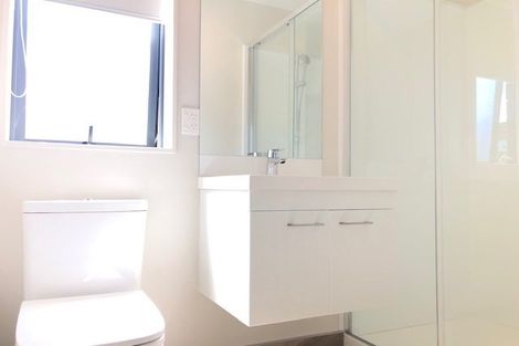 Photo of property in 60d Seymour Road, Sunnyvale, Auckland, 0612