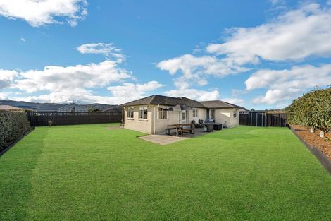 Photo of property in 15 Malbec Place, Huapai, Kumeu, 0810