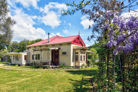 Photo of property in 1394 Opaki Kaiparoro Road, Mauriceville, Masterton, 5882