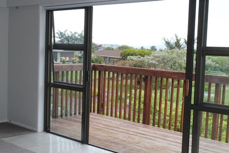 Photo of property in 2/33 Tyrian Close, Half Moon Bay, Auckland, 2012