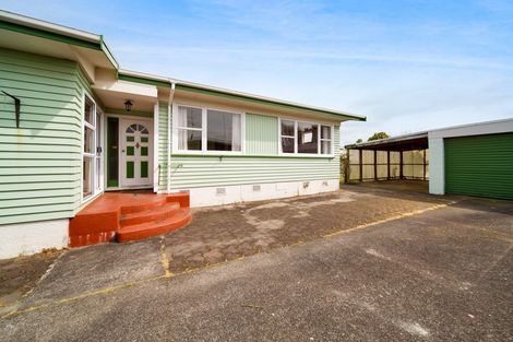 Photo of property in 12 Manu Crescent, Upper Vogeltown, New Plymouth, 4310