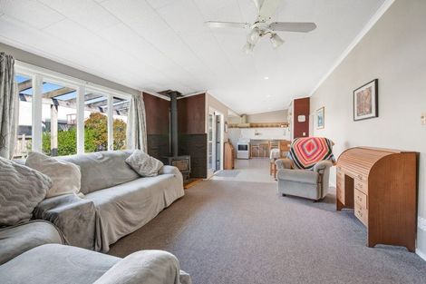 Photo of property in 17 Parakai Avenue, Parakai, 0830