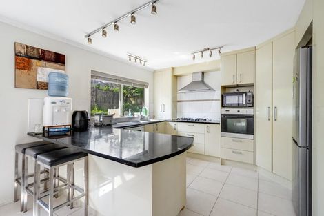 Photo of property in 10 Baverton Drive, Flat Bush, Auckland, 2016