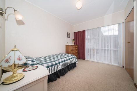 Photo of property in 14 Hollows Crescent, Takaro, Palmerston North, 4412