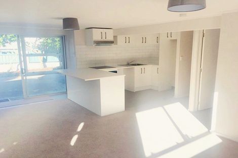 Photo of property in 16 Cardiff Road, Pakuranga, Auckland, 2010