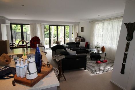 Photo of property in 5 Kaurimu Rise, Titirangi, Auckland, 0604