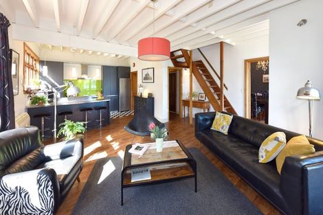 Photo of property in 35 Reserve Terrace, Lyttelton, 8082