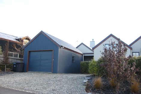 Photo of property in 2 Shanahan Lane, Arrowtown, 9302