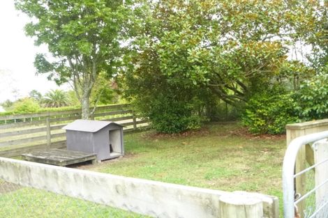 Photo of property in 83 Tawa Road, Kumeu, 0891