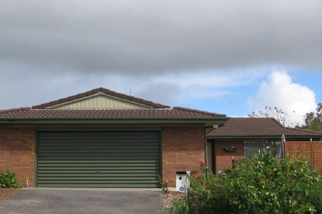 Photo of property in 13 Ciprian Place, Henderson, Auckland, 0612