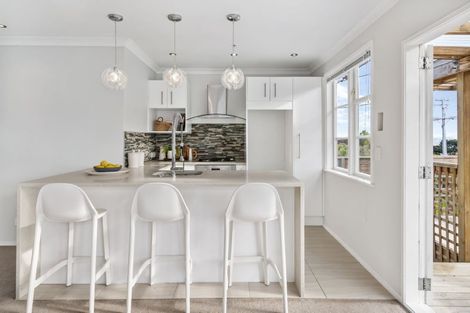 Photo of property in 2/42 Island Road, Beach Haven, Auckland, 0626