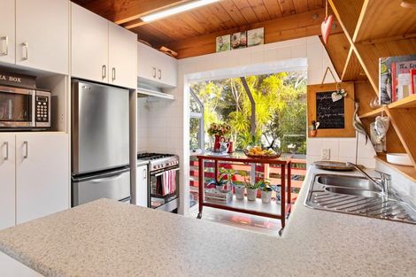 Photo of property in 34 Ferry Parade, Herald Island, Auckland, 0618