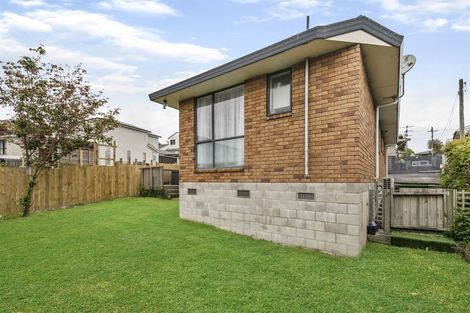 Photo of property in 13a Pax Avenue, Forrest Hill, Auckland, 0620