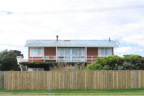 Photo of property in 39 Hartley Street, Foxton Beach, Foxton, 4815
