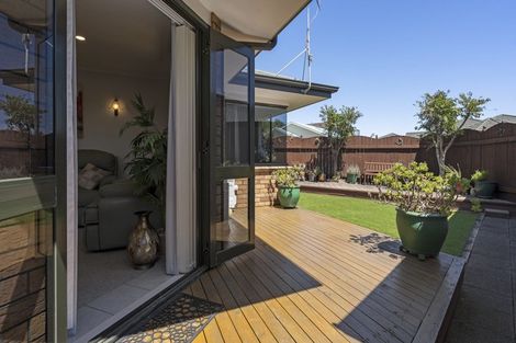 Photo of property in 6 Whalers Rise, Whalers Gate, New Plymouth, 4310