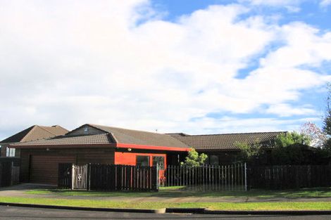 Photo of property in 13 Ewhurst Place, Goodwood Heights, Auckland, 2105