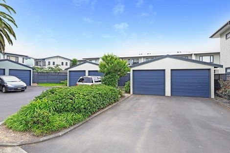 Photo of property in 13/2 Armoy Drive, East Tamaki, Auckland, 2016