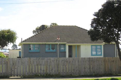 Photo of property in 8 Maire Street, Gonville, Whanganui, 4501