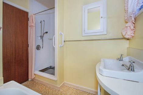 Photo of property in 76 Grimseys Road, Redwood, Christchurch, 8051