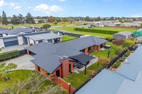 Photo of property in 5 Whiteoak Grove, Tinwald, Ashburton, 7700