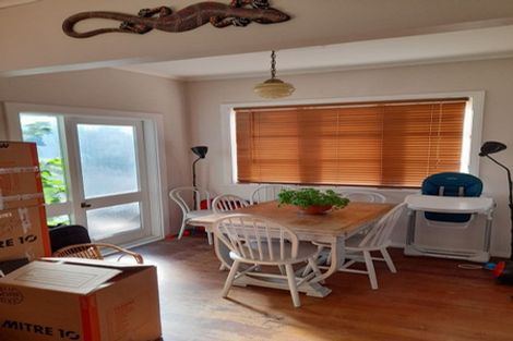 Photo of property in 1/30 Norwood Road, Bayswater, Auckland, 0622