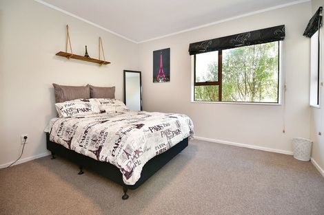 Photo of property in 36 Surf Road, Stanmore Bay, Whangaparaoa, 0932