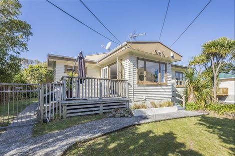 Photo of property in 10 Handyside Street, Tawa, Wellington, 5028