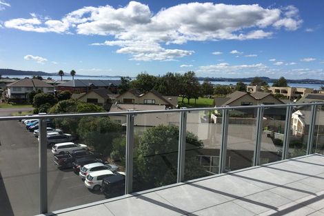 Photo of property in Bella Vista, 3g/84 Gunner Drive, Te Atatu Peninsula, Auckland, 0610