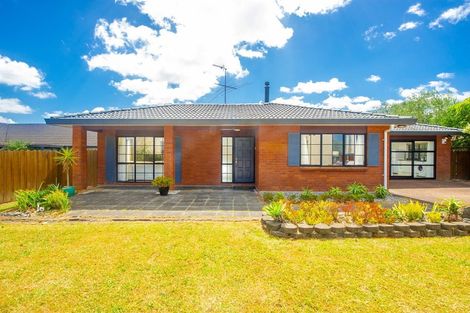 Photo of property in 43 Frank Nobilo Drive, Golflands, Auckland, 2013