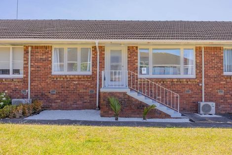 Photo of property in 2/15 Dominion Street, Takapuna, Auckland, 0622