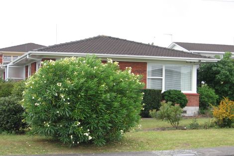 Photo of property in 3/5 Gordon Avenue, Forrest Hill, Auckland, 0620