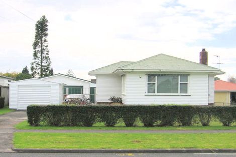 Photo of property in 2 Rogers Road, Manurewa, Auckland, 2102