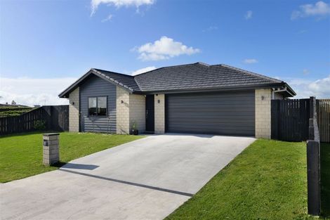 Photo of property in 18 Kimbolton Street, Rototuna North, Hamilton, 3210