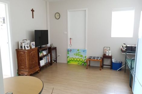 Photo of property in 254 Glamorgan Drive, Northcross, Auckland, 0630