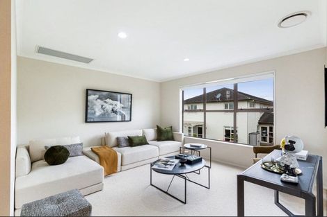 Photo of property in 18 Purchas Hill Drive, Stonefields, Auckland, 1072