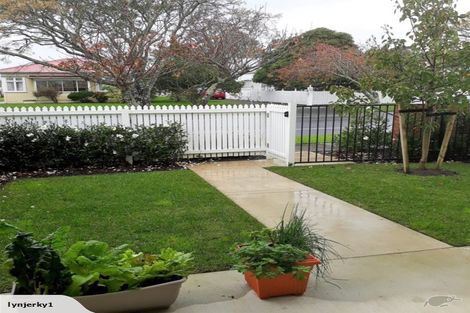 Photo of property in 2/100 Edinburgh Street, Pukekohe, 2120