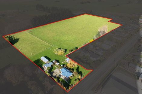 Photo of property in 93 Seaward Road, Edendale, 9825