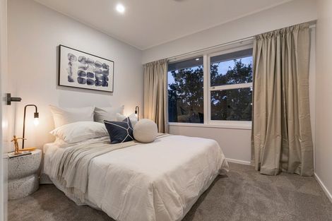 Photo of property in 4 Kerrymaria Place, Hillcrest, Auckland, 0627