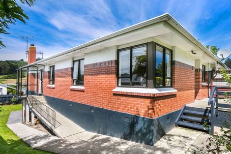 Photo of property in 35 Elwyn Crescent, Green Island, Dunedin, 9018