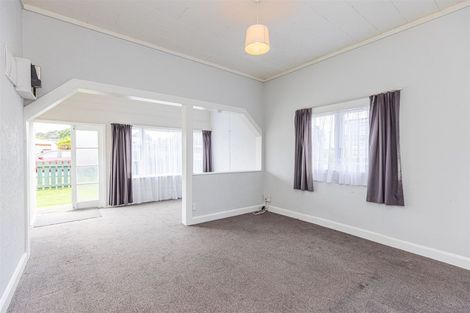Photo of property in 11 Matai Street, Castlecliff, Whanganui, 4501