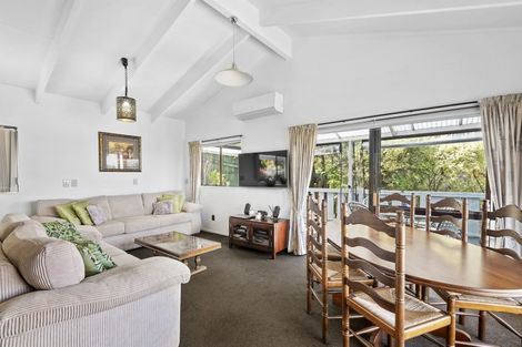 Photo of property in 12 Da Vinci Place, West Harbour, Auckland, 0618