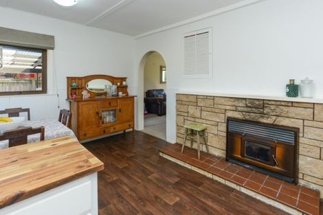 Photo of property in 35 Napier Street, Jervoistown, Napier, 4112